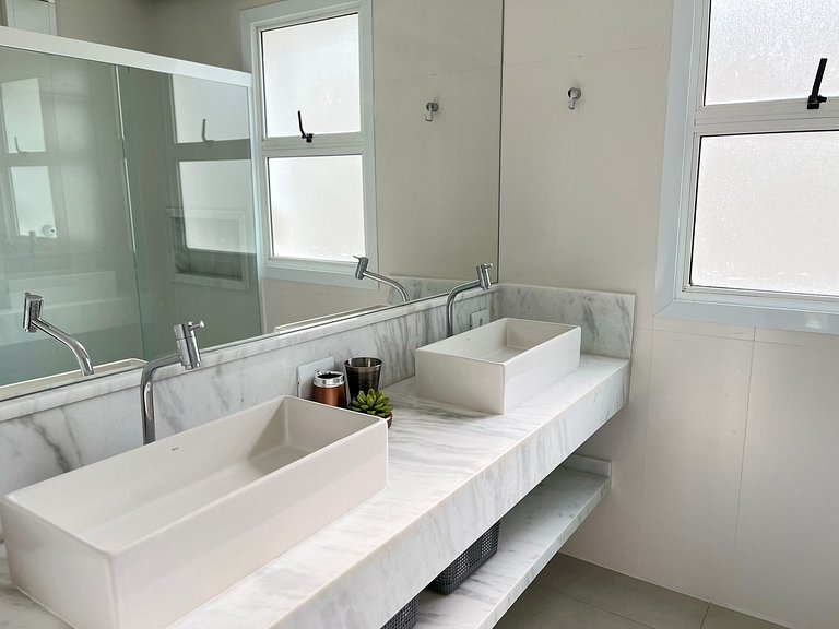 Riviera | Novo Magnífico c/ Enxoval Completo