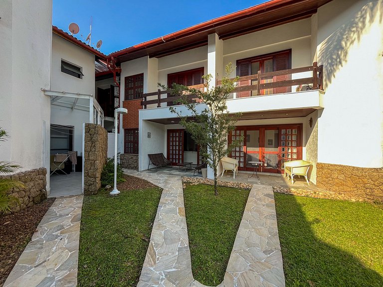 Riviera | Moderna Casa com Enxoval Completo