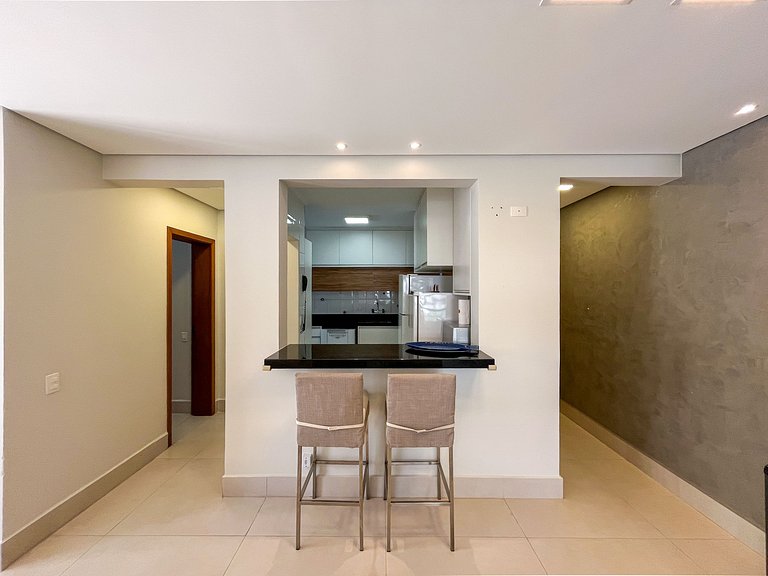 Riviera | Excelente com Varanda e Enxoval Completo