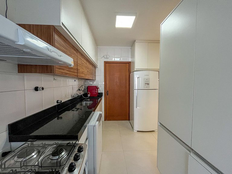 Riviera | Excelente com Varanda e Enxoval Completo