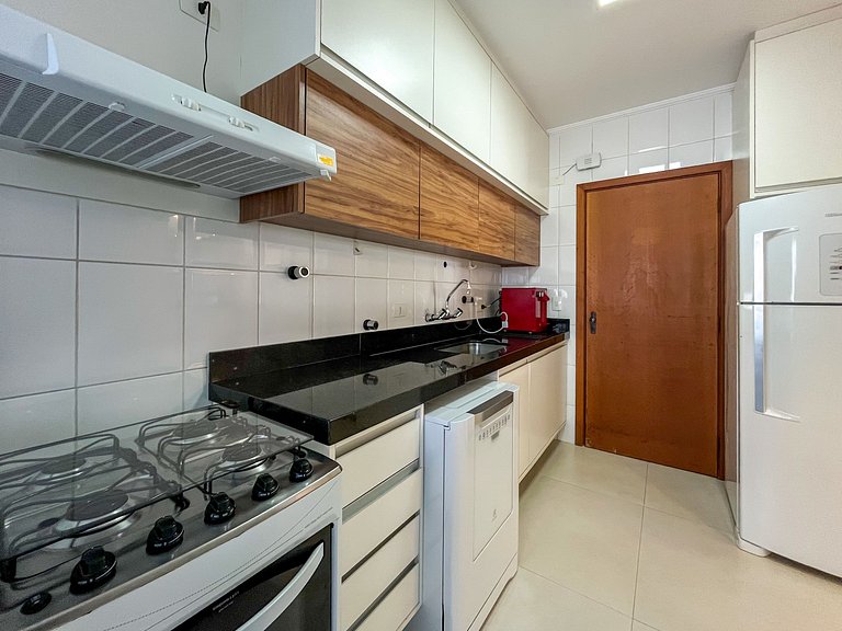 Riviera | Excelente com Varanda e Enxoval Completo