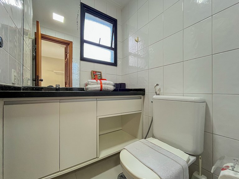 Riviera | Excelente com Varanda e Enxoval Completo