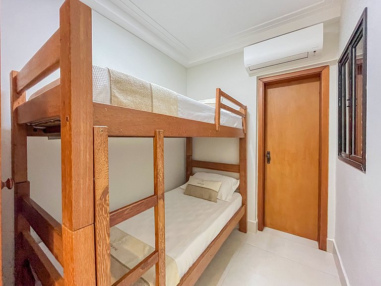 Riviera | Excelente com Varanda e Enxoval Completo