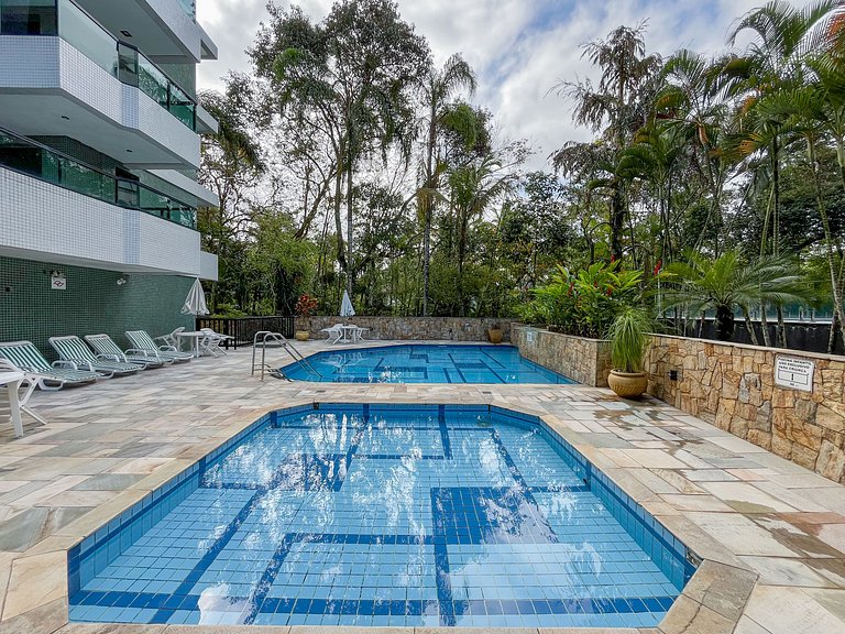 Riviera | Excelente com Varanda e Enxoval Completo