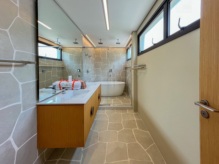 The Golf Village Resort - Riviera de São Lourenço