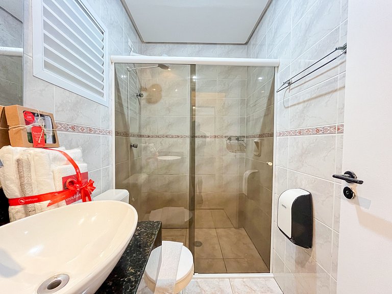 Riviera | Aconchegante Flat com Enxoval Completo