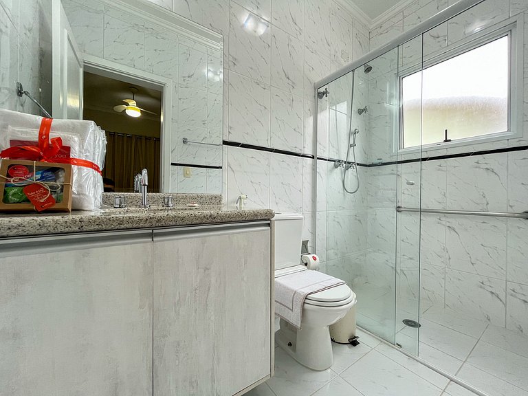 Riviera | Moderna Casa com Piscina e Enxoval Completo