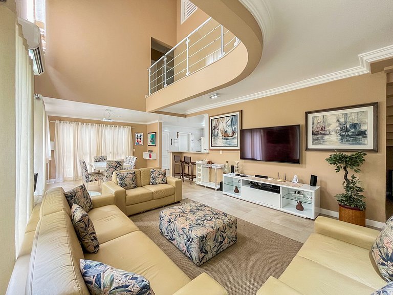 Riviera | Moderna Casa com Piscina e Enxoval Completo