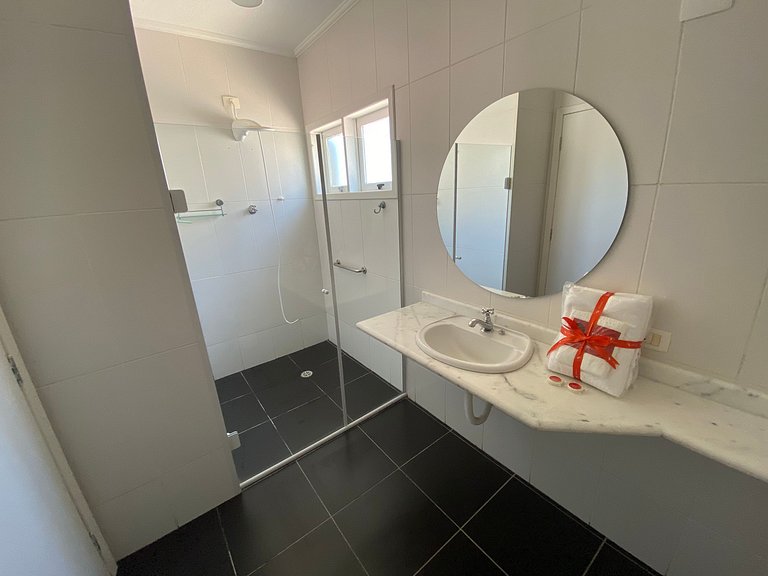 Riviera | Ampla e Elegante c/ Enxoval Completo