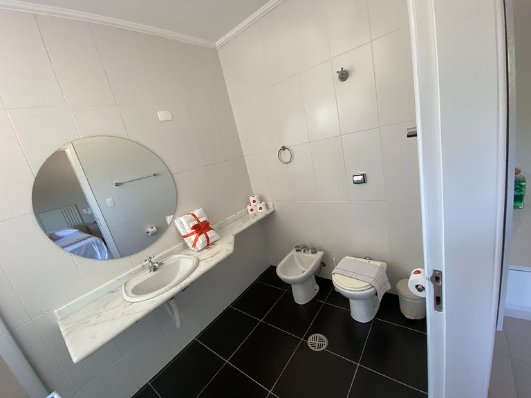 Riviera | Ampla e Elegante c/ Enxoval Completo