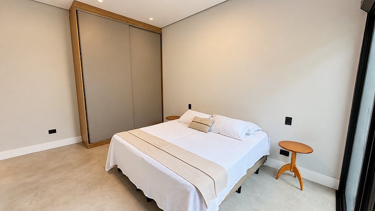Riviera |  Belíssima casa com Enxoval Completo