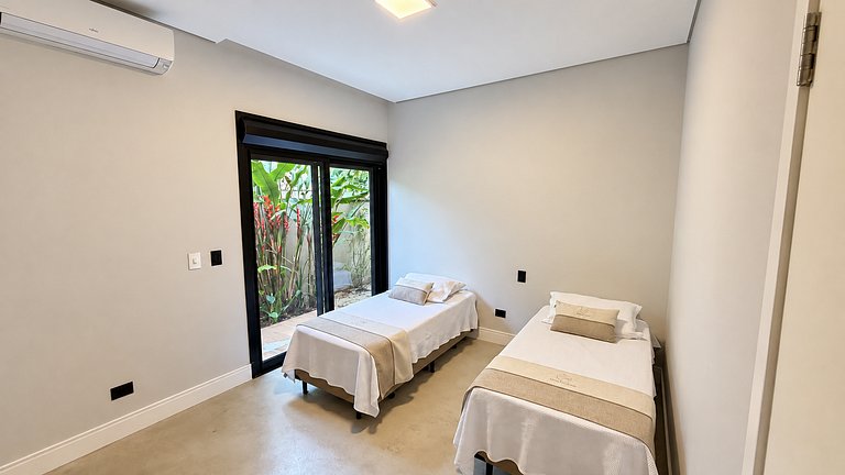 Riviera |  Belíssima casa com Enxoval Completo