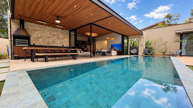 Riviera |  Belíssima casa com Enxoval Completo