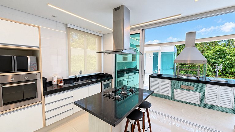 Riviera | 5 Suítes com Jacuzzi e Enxoval Completo