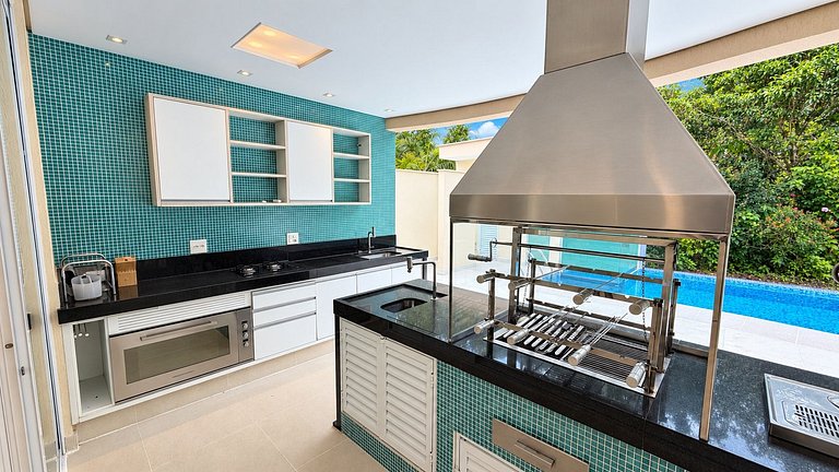 Riviera | 5 Suítes com Jacuzzi e Enxoval Completo