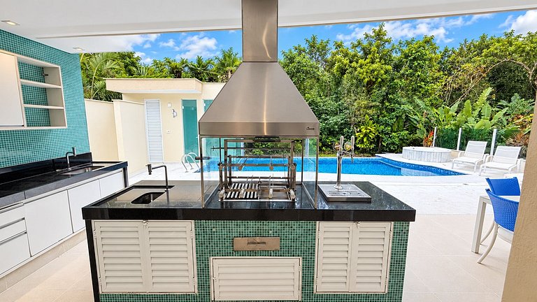 Riviera | 5 Suítes com Jacuzzi e Enxoval Completo