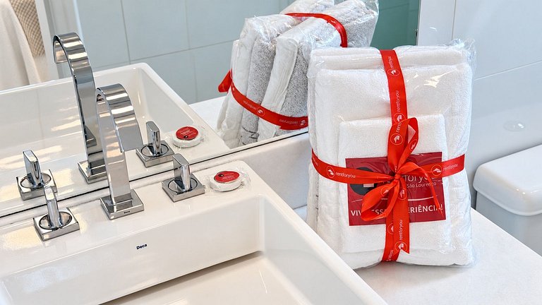 Riviera | 5 Suítes com Jacuzzi e Enxoval Completo